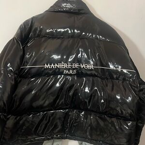 Maniere De Voire, stylin piece.
